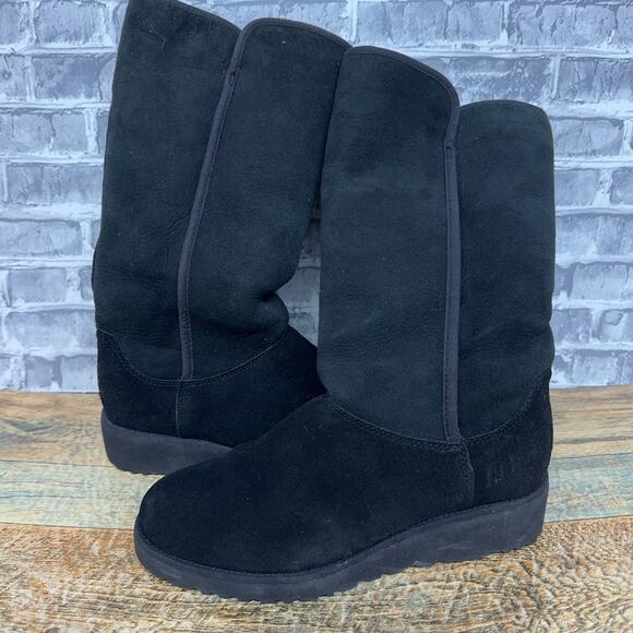 UGG Australia Black Shearling Pull On Boots 1013429 Womens Size 7 - Picture 1 of 8